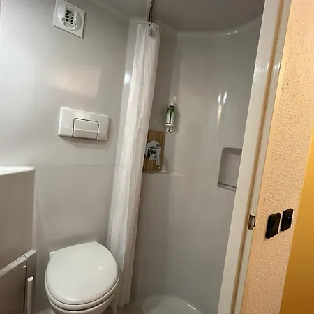 Отель Kyriad Eco Lille Sud - Godault