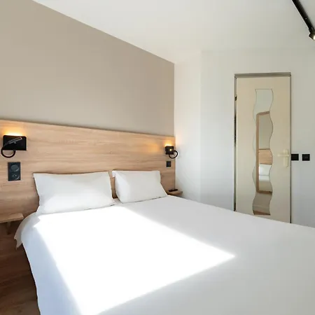 Kyriad Eco Lille Sud - Godault 2*