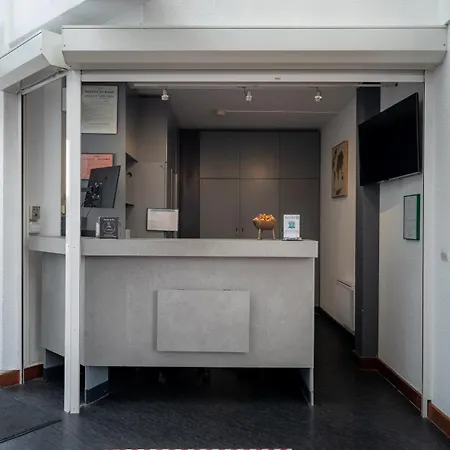 Hotel Kyriad Eco Lille Sud - Godault 2*