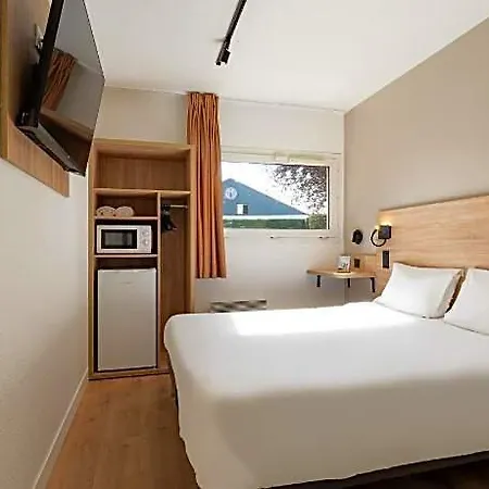 ホテル Kyriad Eco Lille Sud - Godault 2*