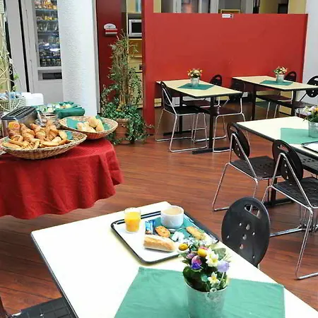Отель Kyriad Eco Lille Sud - Godault